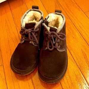 NWOB UGG size 11 kids insulated brown leather boots
